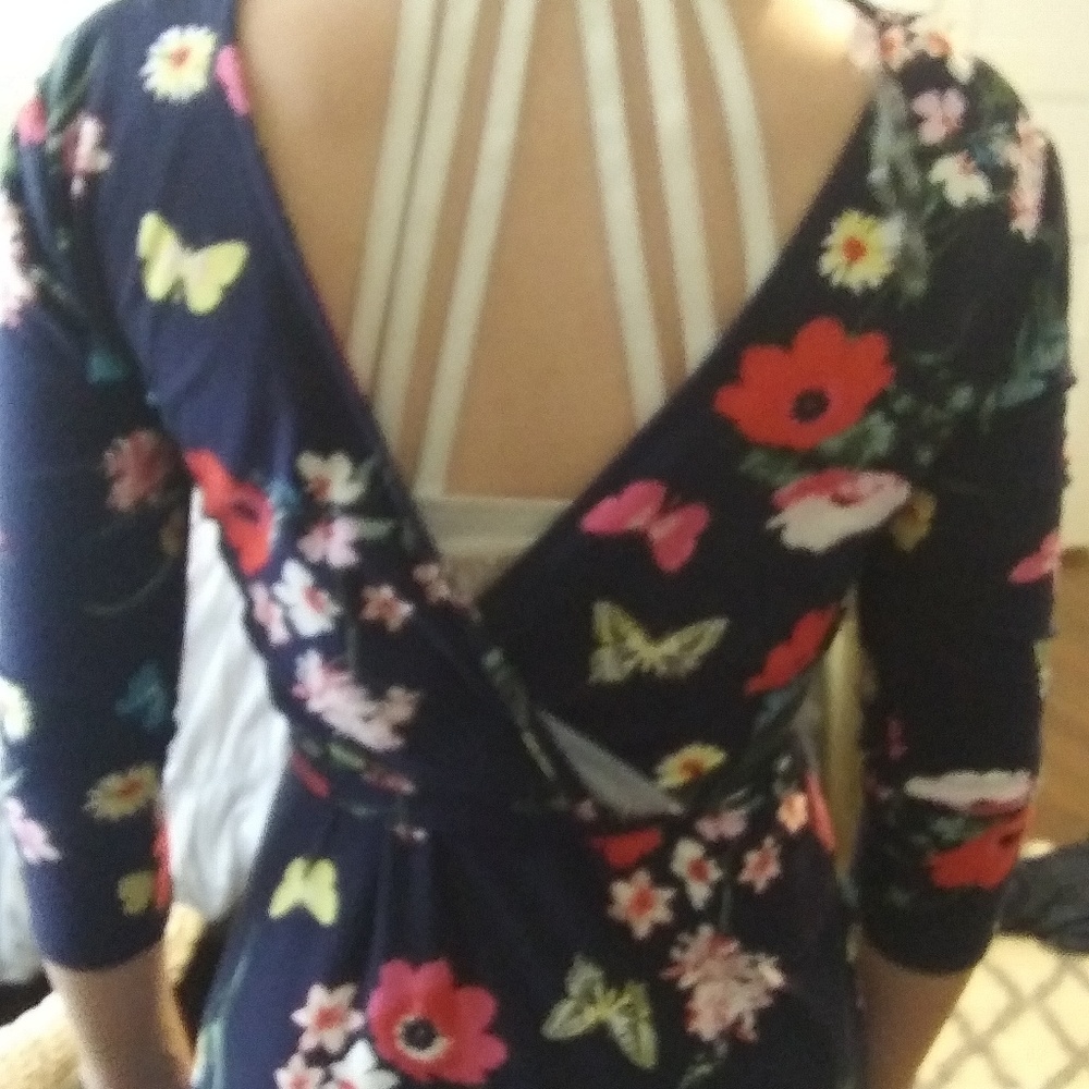Dress - Picture 3 of 4